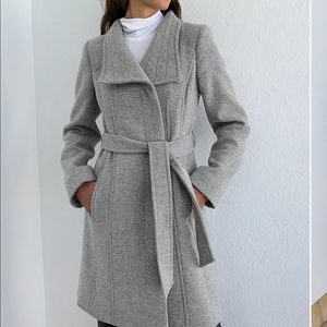 Aritzia Babaton Conner Coat in Heather light grey